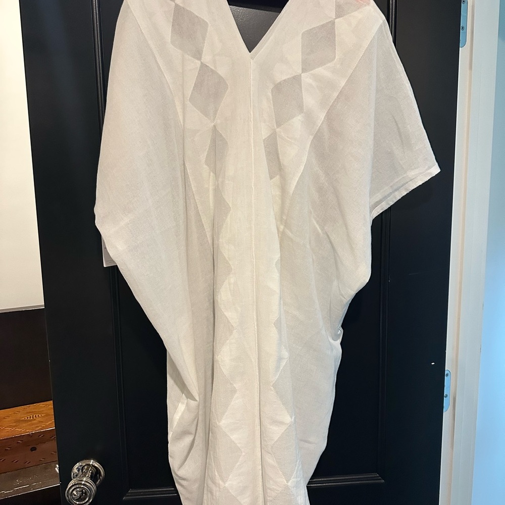 Mi Golondrina White Kaftan with V-Neck